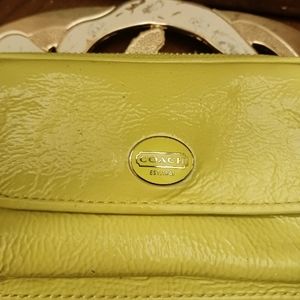 👛👜Coach wristlet - chartreuse in color  7 Parts Wallet,Patent Leather,Gift.🎁